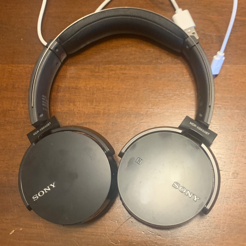 Sony Black Wireless Headphones MDR-XB650BT